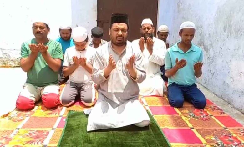 Farmers prayed for rain in Hardoi