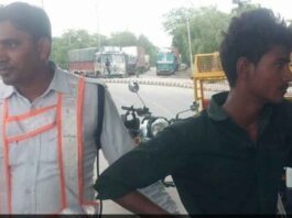 Traffic police chased the snatcher for 1 km to catch