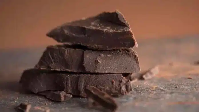 7 health benefits and side effects of chocolate