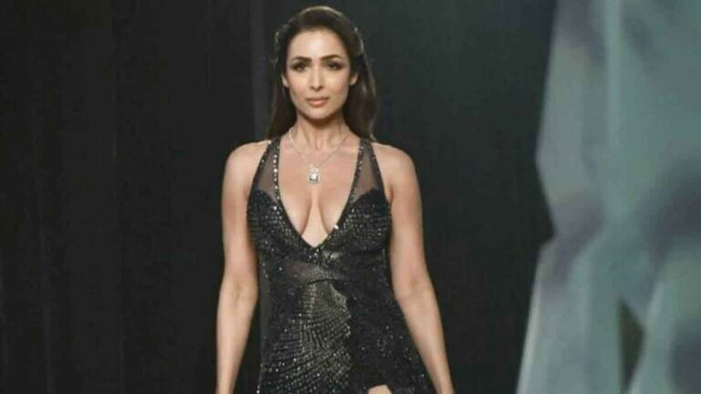 Malaika Arora ट्रांसपेरेंट शीर ब्लैक गाउन में, देखें तस्वीरें  