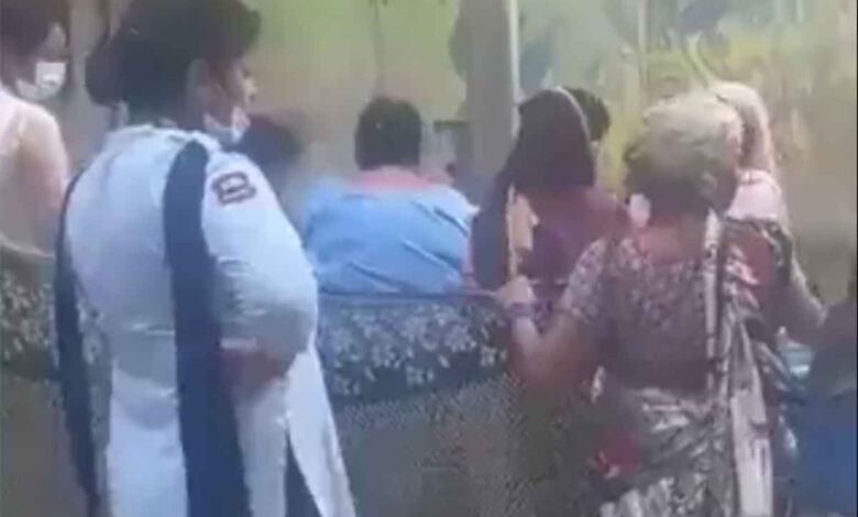 Woman's delivery outside Delhi's Safdarjung Hospital