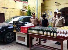 Ballia police caught huge consignment of liquor ganja