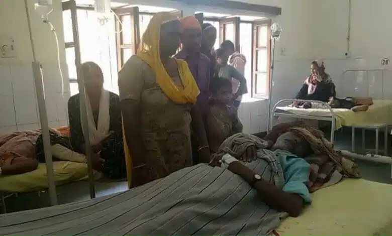 Bloody struggle over the way to the house in Bijnor