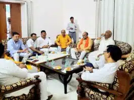 DM and SP held a meeting with public representatives in Mirzapur