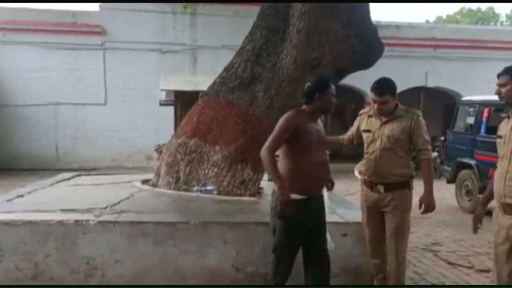 Drunkard created a ruckus in the Hardoi Kotwali