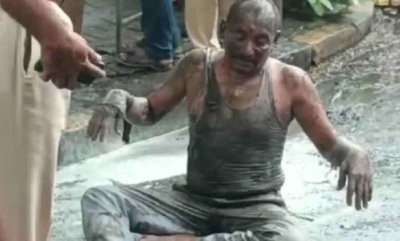 Farmer self-immolation outside Vidhan Bhawan in Maharashtra