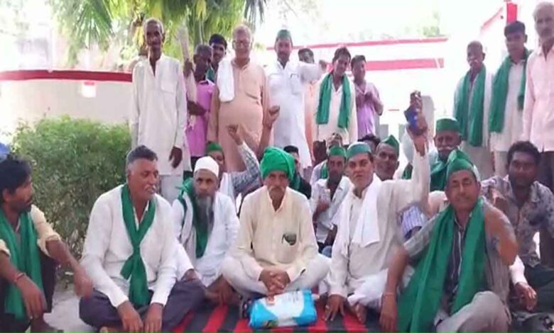 Farmers protest against mining mafia in Bijnor