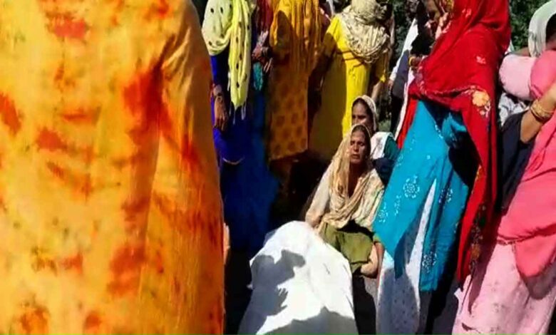 Injured youth died in Bulandshahr, villagers on protest