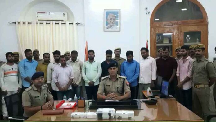 Police arrested 12 members of Salwar Gang in Mirzapur