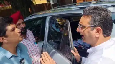 Tension between AAP BJP leaders over Delhi schools