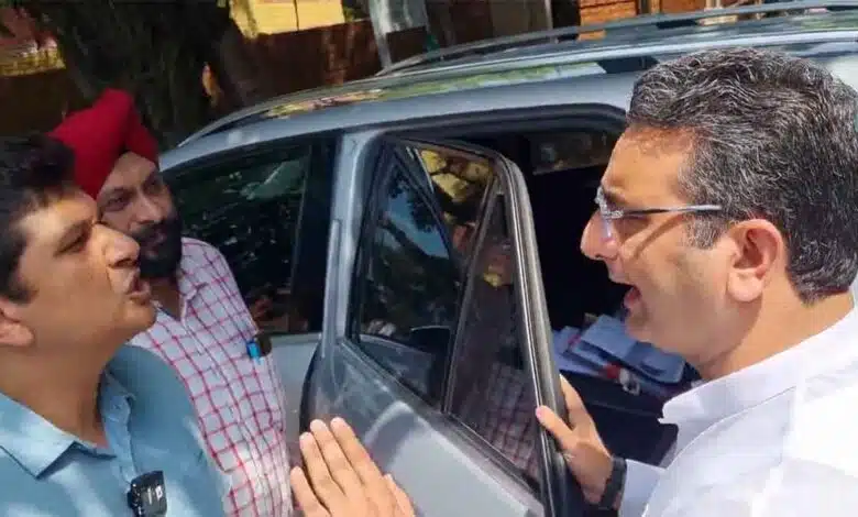 Tension between AAP BJP leaders over Delhi schools