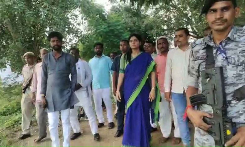 Union Minister Anupriya Patel visited Mirzapur flood area