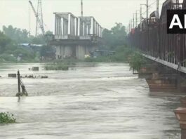 Water level of Yamuna River crosses danger mark in Delhi