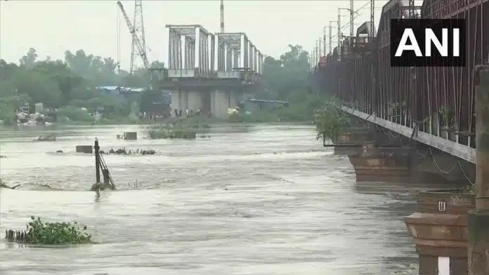 Water level of Yamuna River crosses danger mark in Delhi