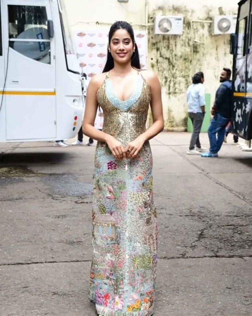 Janhvi Kapoor looks gorgeous in a plunging neck gown