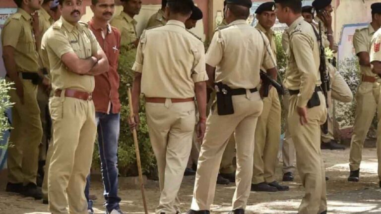 Jharkhand में घर में सो रही महिला को आदमी ने आग लगा दी: पुलिस