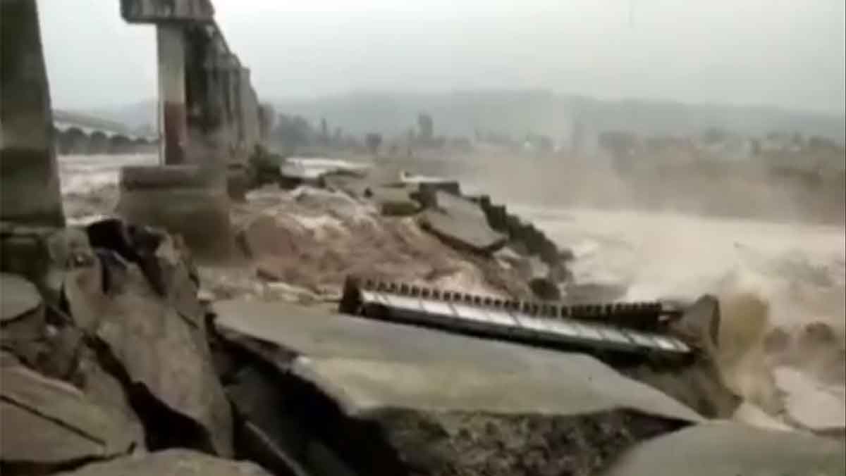 Railway bridge collapsed amid heavy rain in Himachal's Kangra