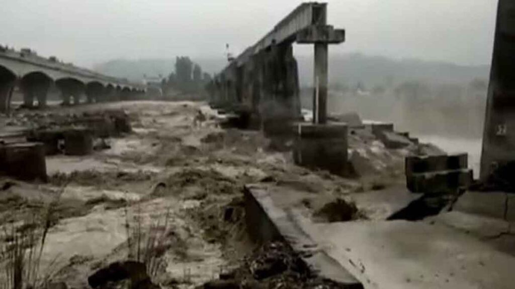 Railway bridge collapsed amid heavy rain in Himachal's Kangra