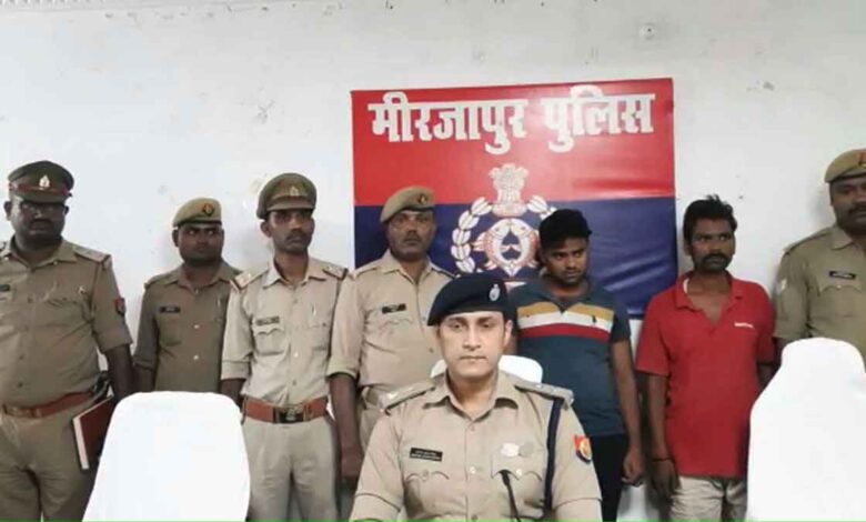 2 arrested with illegal narcotic syrup in Mirzapur2 arrested with illegal narcotic syrup in Mirzapur