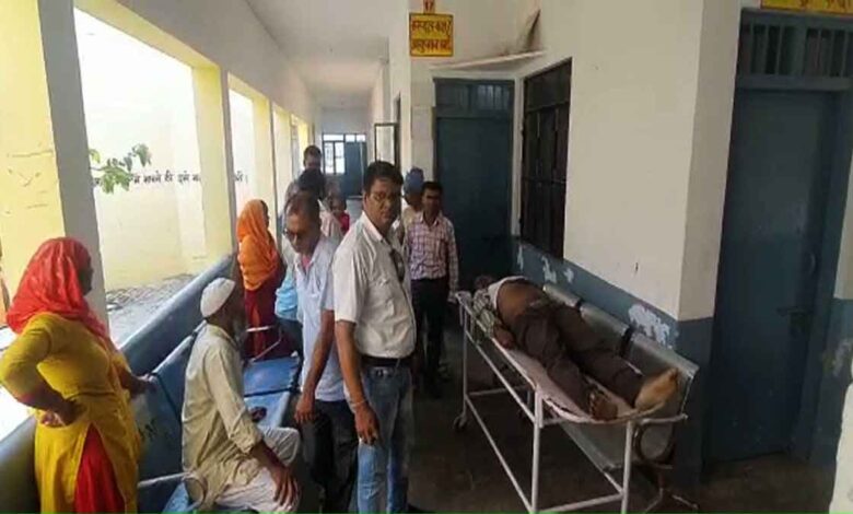 2 government teachers came under the grip of HT line in Bijnor