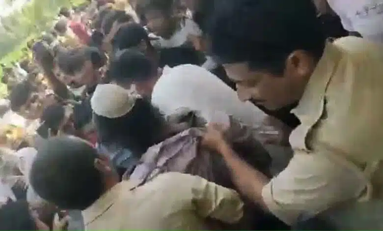 2 people beaten by mob for child theft in Moradabad