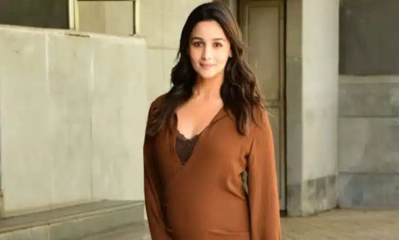 Mother and mother-in-law to host Alia's baby shower