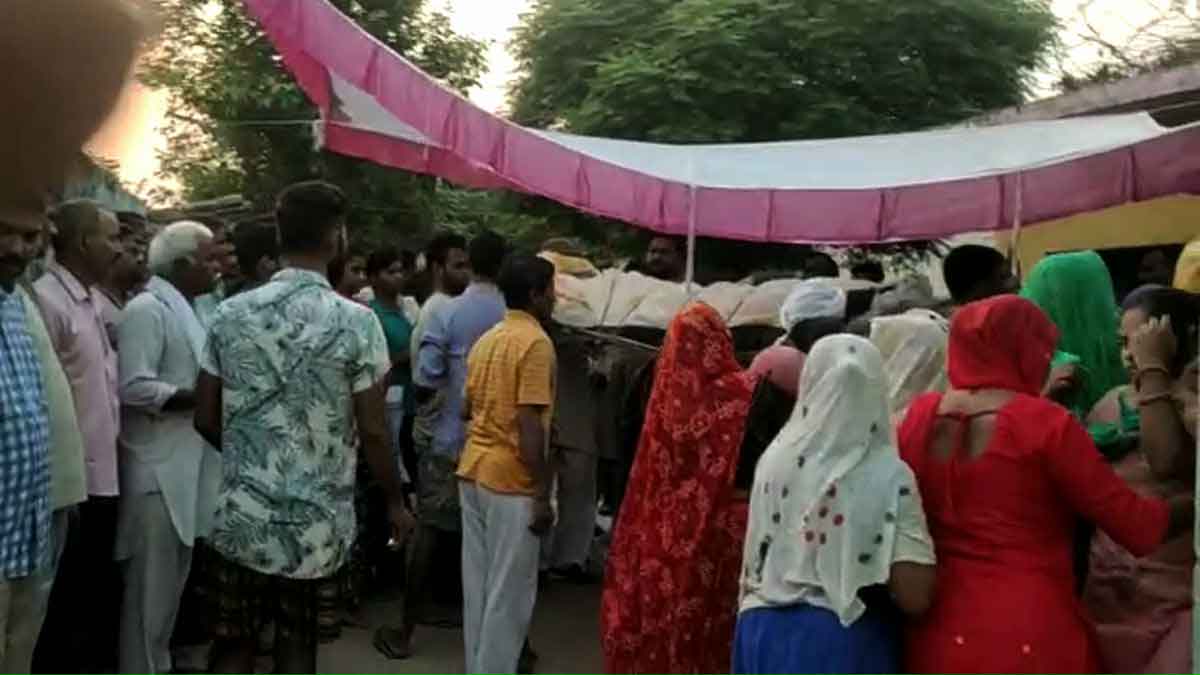 Bijnor Bike riding farmer dies after colliding with Nilgai