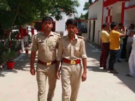 Fraud of 1 lakh by becoming a fake inspector in Bijnor