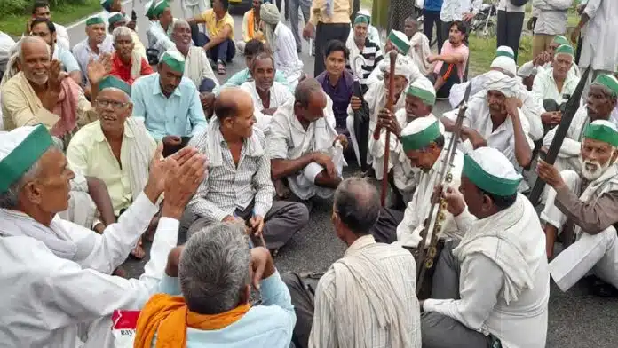 Bku Tikait blocked Amrohas Hasanpur Rahra road