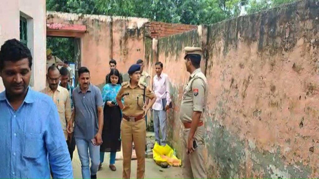 Bulandshahr police attached the property of criminal Javed