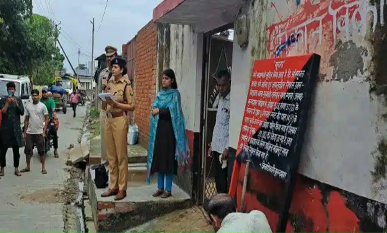 Bulandshahr police attached the property of criminal Javed