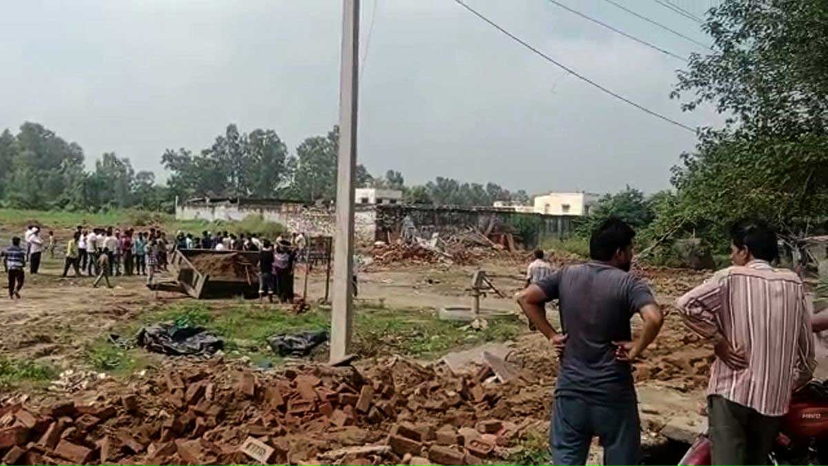 Illegal occupation of Chandpur graveyard