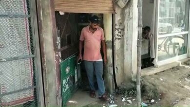 Lakhs including cash stolen in Fatehpur liquor shop