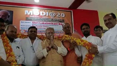 Laxmikant Vajpayee targeted SP in Amroha