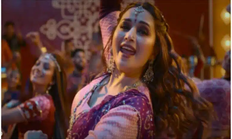Madhuri Dixit's Garba Song "Boom Padi" From Maja Ma