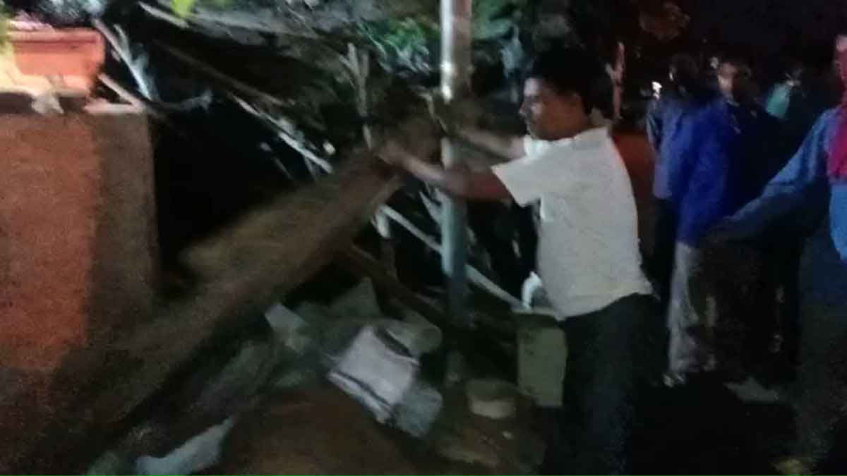 Moradabad Porters Thiya broken without notice