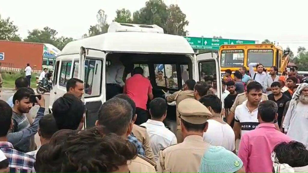 Moradabad Truck-tempo collision, 1 dead, many injured