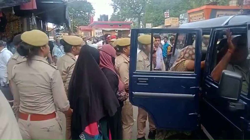 Prostitution going on openly in Budaun busted