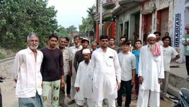 Ration dealer beat up card holders in Bijnor