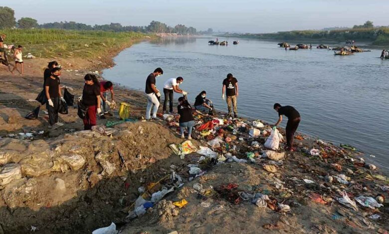 Special cleaning drive on banks of Moradabad Ramganga river