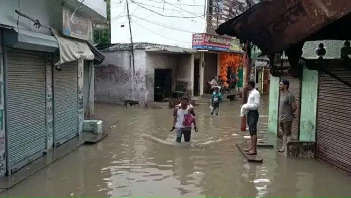 Waterlogging due to rains in Bulandshahr Jahangirabad