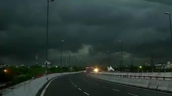 Waterlogging in parts of Delhi and Gurgaon after heavy rains