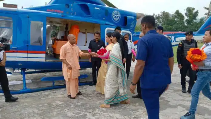 Yogi Adityanath visits Maa Vindhyavasini Devi in ​​Mirzapur