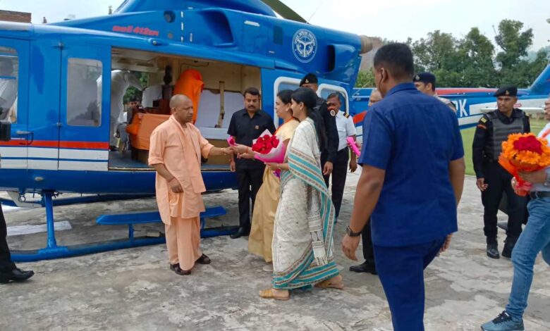 Yogi Adityanath visits Maa Vindhyavasini Devi in ​​Mirzapur
