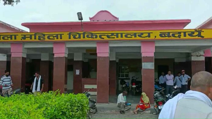 Budaun District Womens Hospital nursing staff in-charge openly takes money
