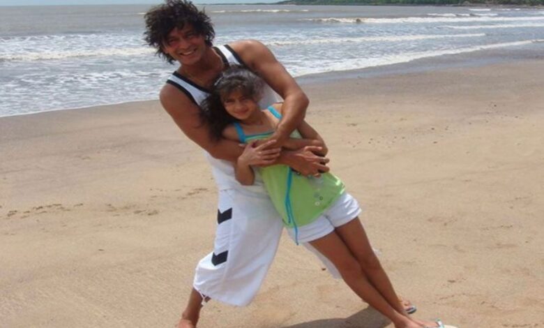 Ananya wishes dad Chunky Pandey a happy birthday