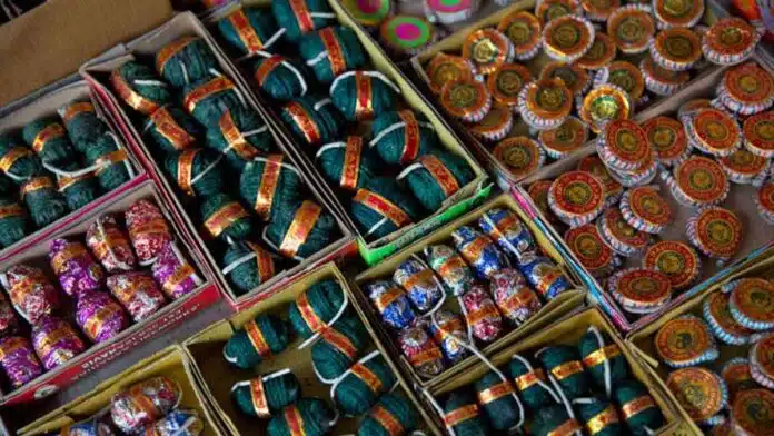 Delhi's ban on firecrackers to continue this year,