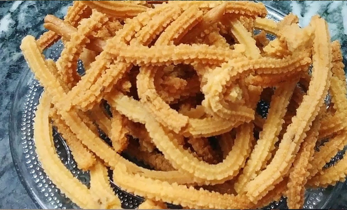 murukku Malaika Arora's Indian Breakfast Includes These Popular South Dishes murukku
