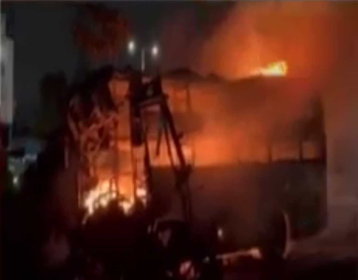 12 killed 30 injured in Maharashtra Nasik bus fire 12 killed 30 injured in Maharashtra Nasik bus fire