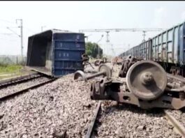 goods train derail at Ramwa station near Fatehpur